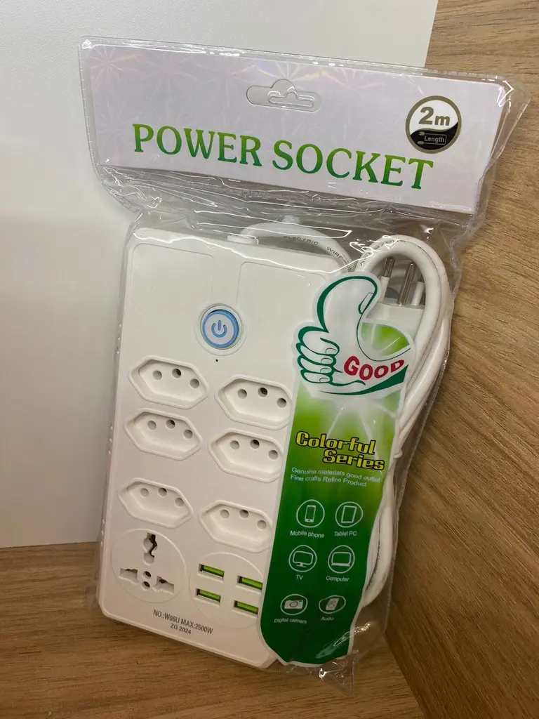 [W06U] Régua Eletrica 7 Tomadas 4 USB 2M W06U